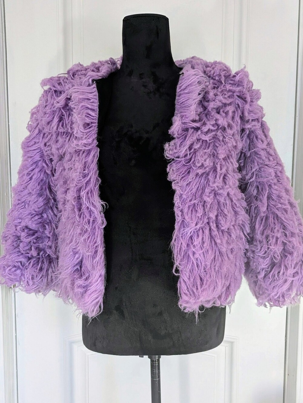 QIYE Rave Type Shag Jacket. Black Satin Lining 3 Black Hooks Front XS
